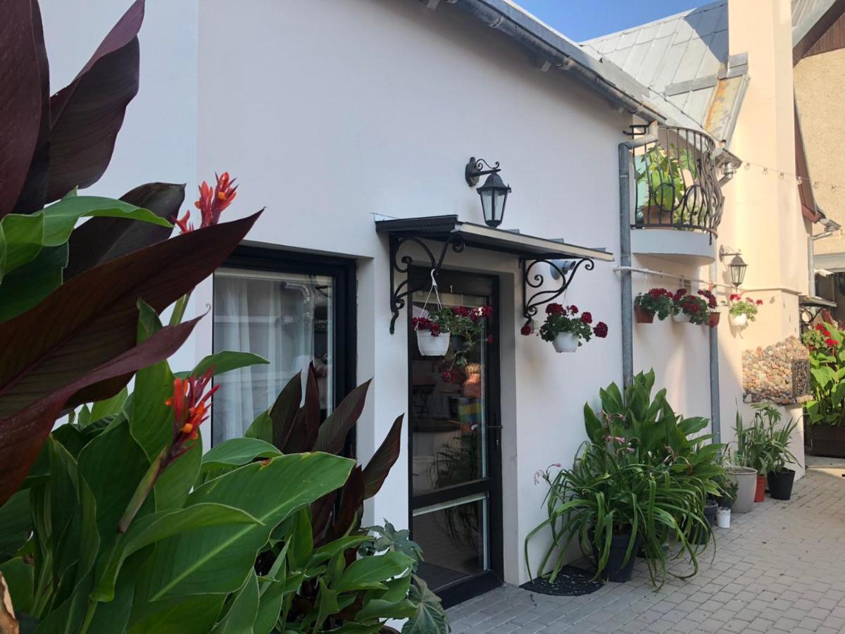 Guest House Nika - Cottages And Rooms In The Heart Of Palanga City Center Экстерьер фото