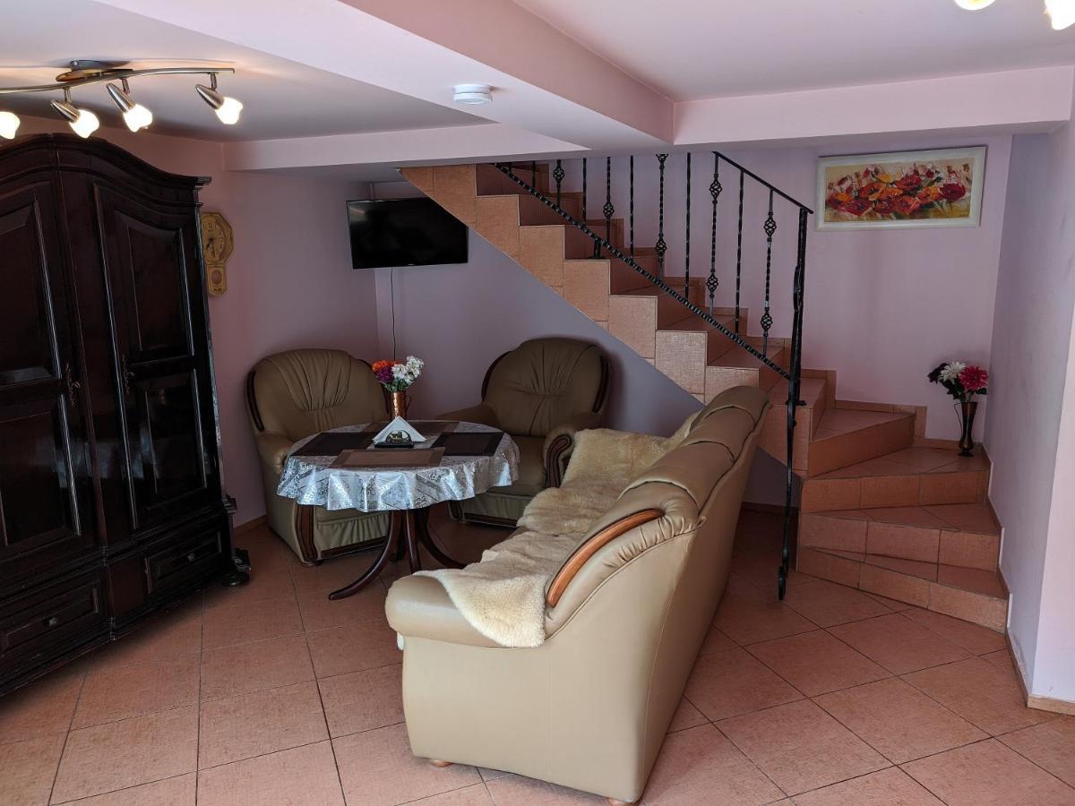 Guest House Nika - Cottages And Rooms In The Heart Of Palanga City Center Экстерьер фото