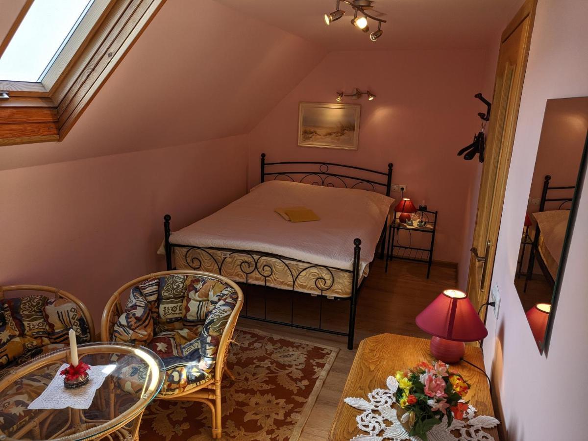 Guest House Nika - Cottages And Rooms In The Heart Of Palanga City Center Экстерьер фото