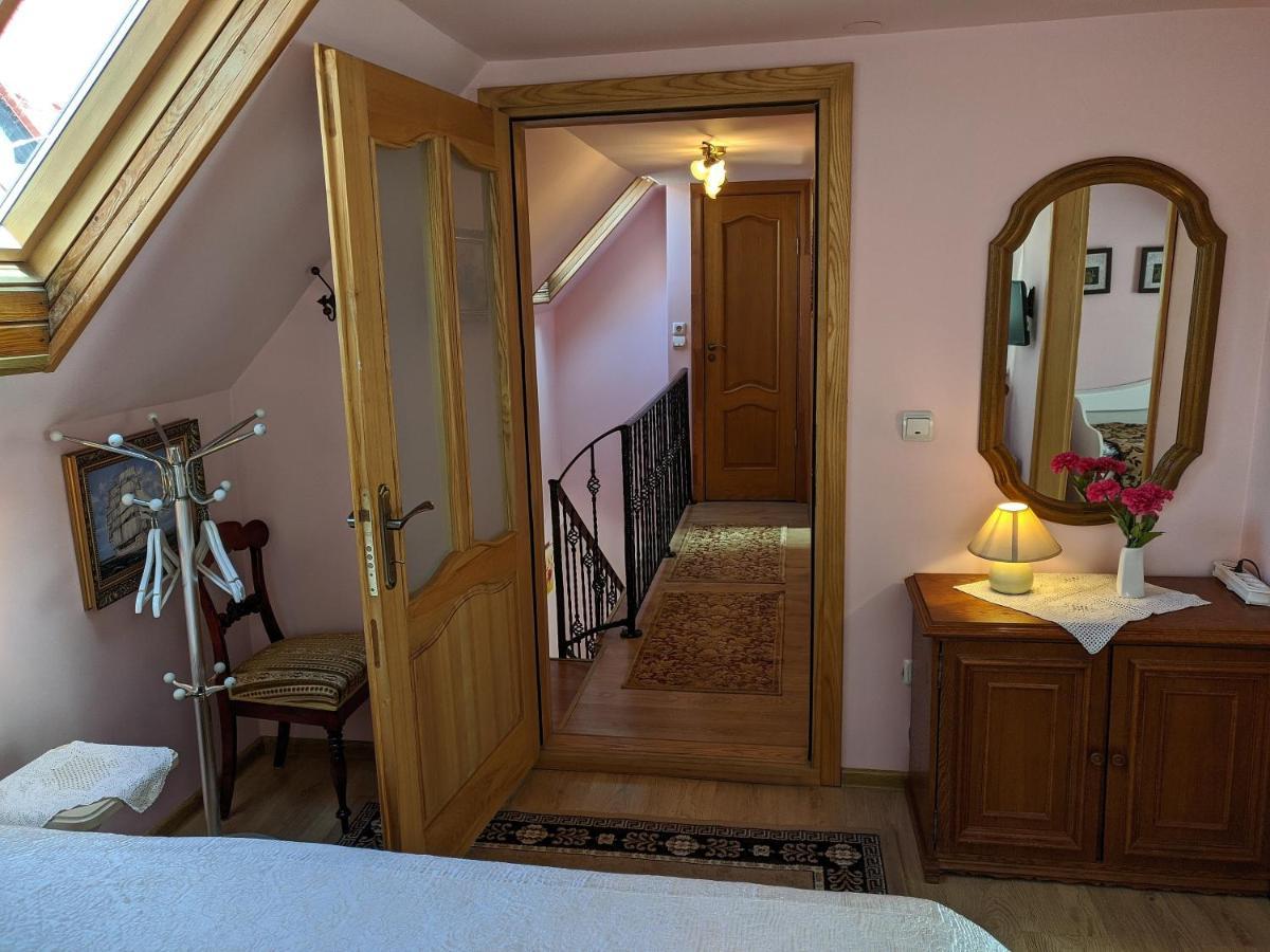 Guest House Nika - Cottages And Rooms In The Heart Of Palanga City Center Экстерьер фото